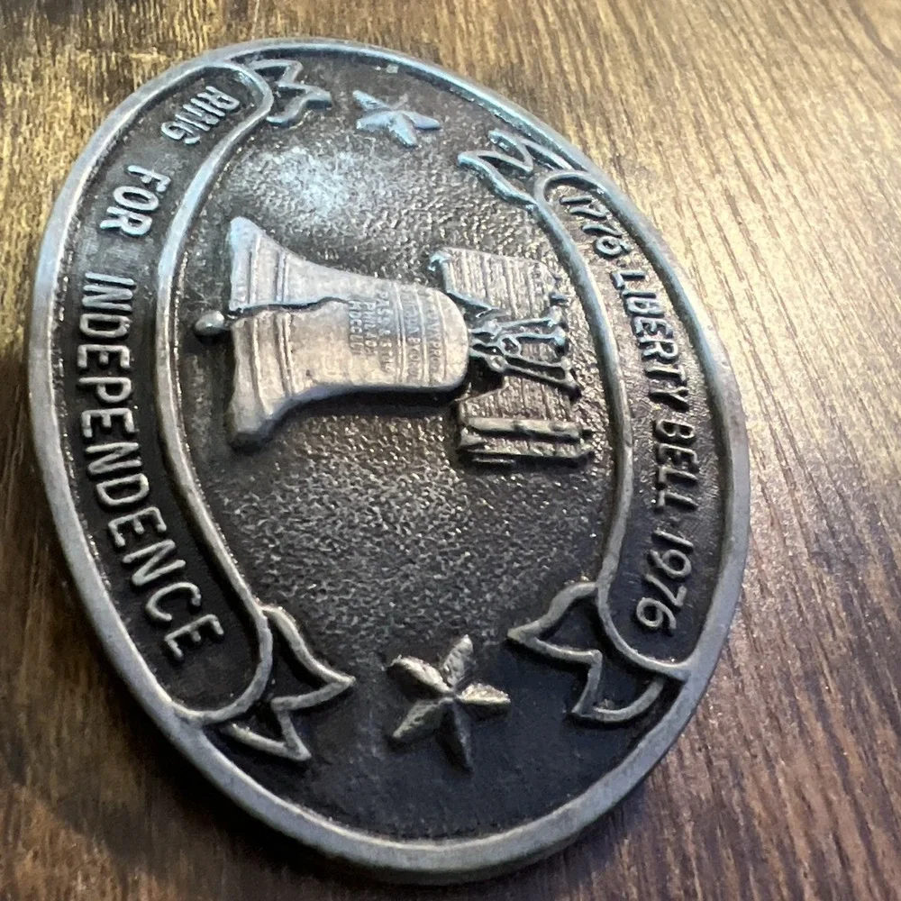 Vintage Patriotic Liberty Bell Independence 1976 Bicentennial USA Belt Buckle
